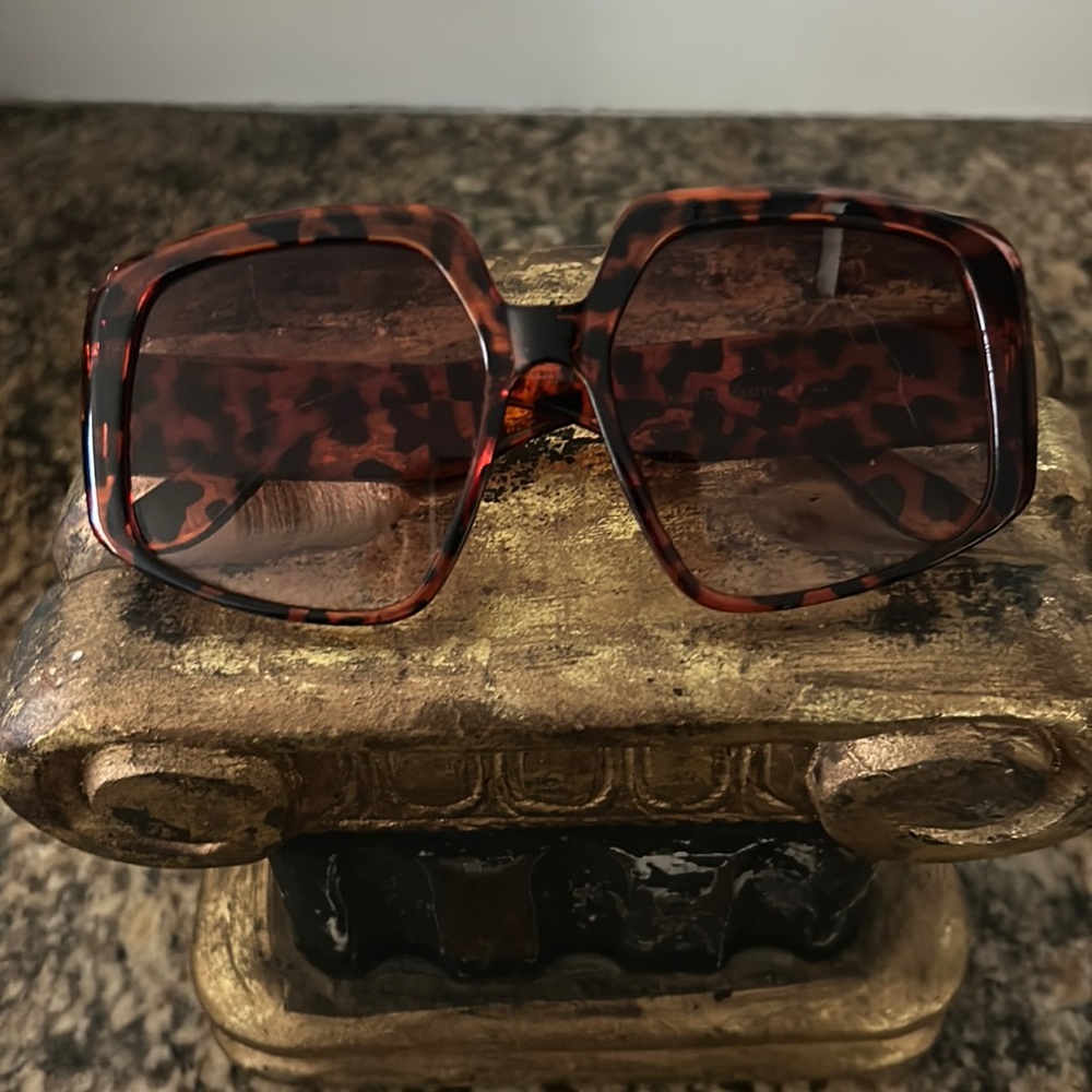 Large square tortoise shell sunglasses **Free with purchase of $30 or more**